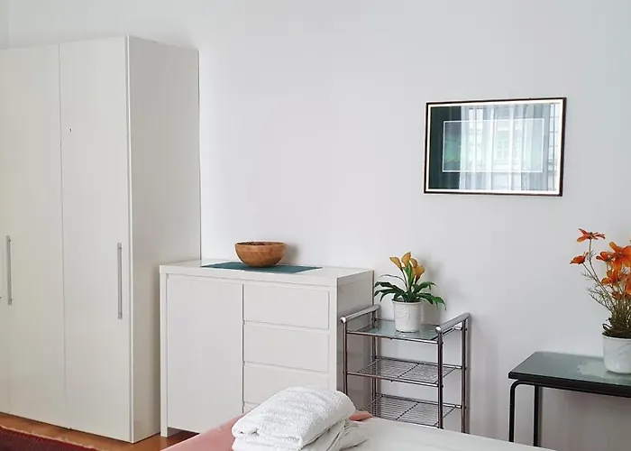 In Imperial Design, Location
